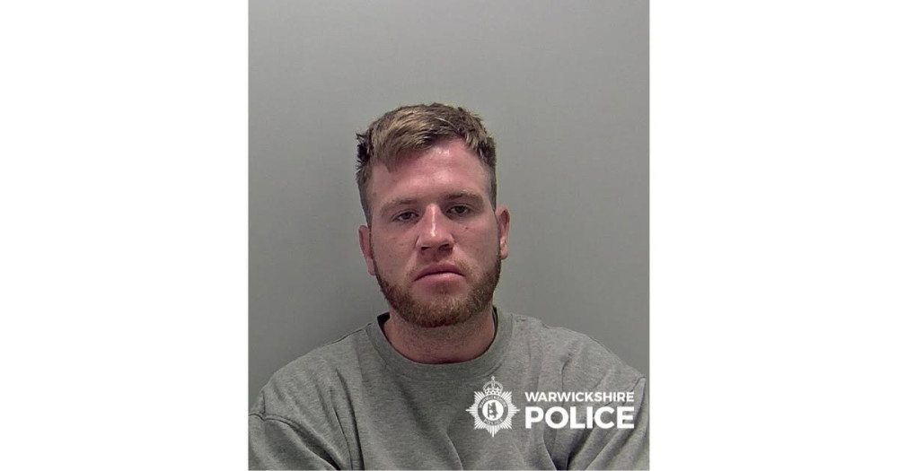 Police are looking for James Molloy, 32, from Ryton-on-Dunsmore (image via Warwickshire Police)