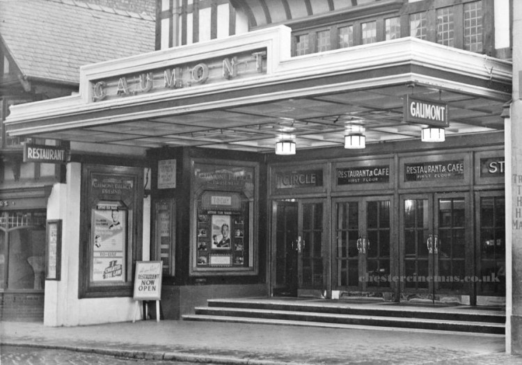 The entrance of the Gaumont Palace Cinema on Brook Street (Image via: Chestercinemas.co.uk)
