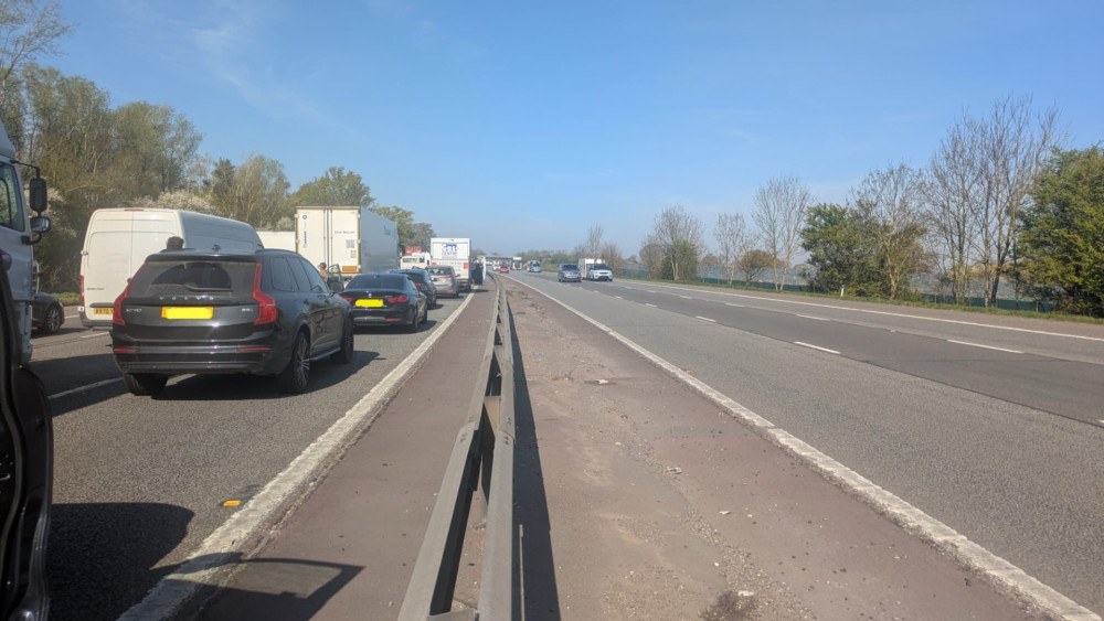 Two lanes are closed (image via Nub News)