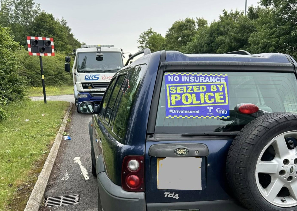 Police seized a Land Rover Freelander and a BMW in Warwick after drivers were found to have no insurance (image via Warwickshire Police) 