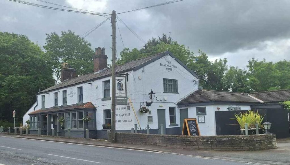 The Blacksmiths Arms has gone up for sale (Credit: Rightmove/Fleurets)