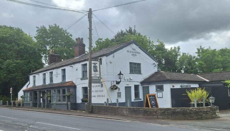 The Blacksmiths Arms has gone up for sale (Credit: Rightmove/Fleurets)