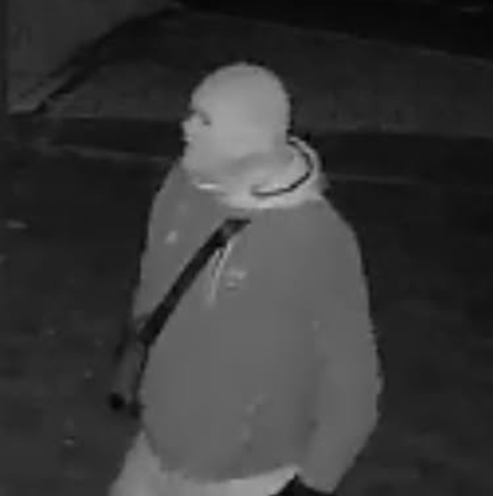 Police seek man after a May 18 attempted burglary in Leamington Spa (image via Leamington Police) 