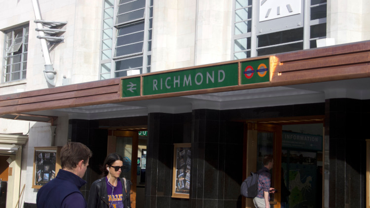 Richmond commuters face disruption after a trespass incident was reported this afternoon between Mortlake and Whitton (credit: Nub News).