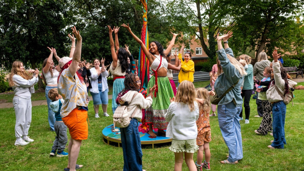 Nandita Shankardass's critically acclaimed dance production Roots to Rise (image via Francis Fitzgerald)