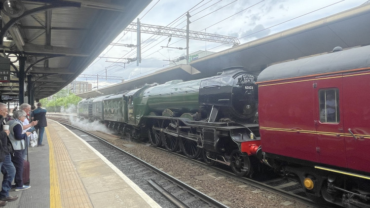 The Flying Scotsman passed through Stockport railway station today (Tuesday 16 June), dazzling onlookers (Image - Nub News)