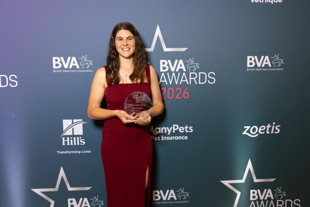  Shepton Mallet vet Anna Hewison wins BVA Young Vet of the Year (supplied) 