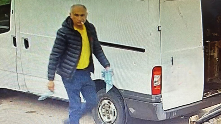 Can you identify this gentleman? (image via Staffordshire Police)