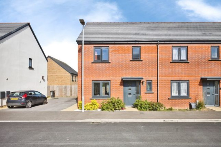 House prices in Street and Glastonbury fell by 2.15% and 6.06% respectively in the year to April 2026