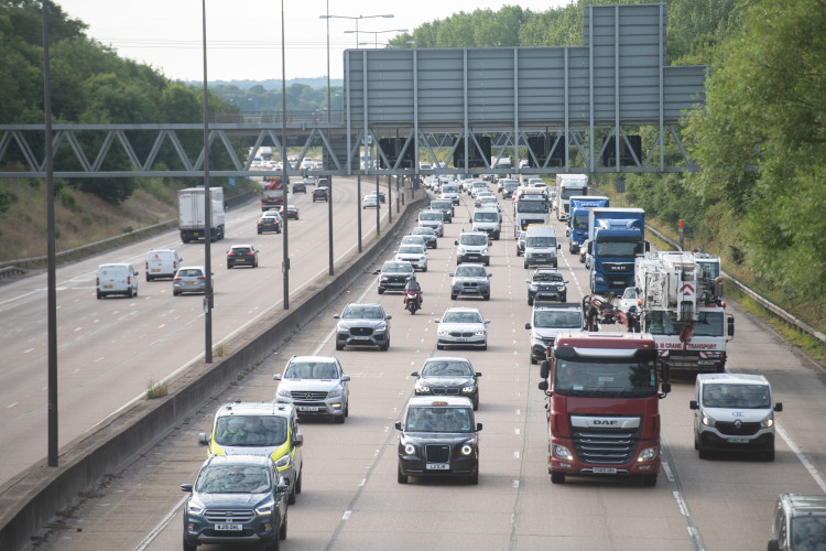 The M40 is closed southbound (image via SWNS)