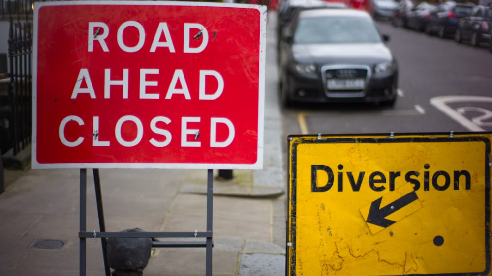 Here are the upcoming roadworks taking place on A roads across Stockport borough over the next few days and weeks (Image - theblowup / Unsplash)