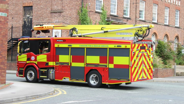 Cheshire Fire and Rescue Service were called to Poynton on Monday (22 June) to tackle a car fire on Woolley Avenue (Image - Nub News)