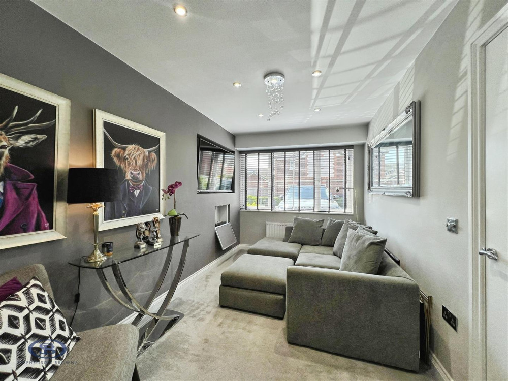 Secondary reception room (Credit: Stephenson Browne)