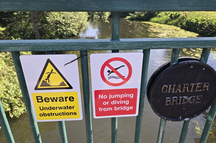 Warwick Police patrol Warwick bridges amid reports of people jumping into the river due to a heatwave (image via Warwick Police) 