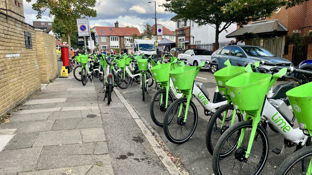 Riders can no longer start or end Lime bike journeys within Richmond borough from 26 June (credit: Nub News).