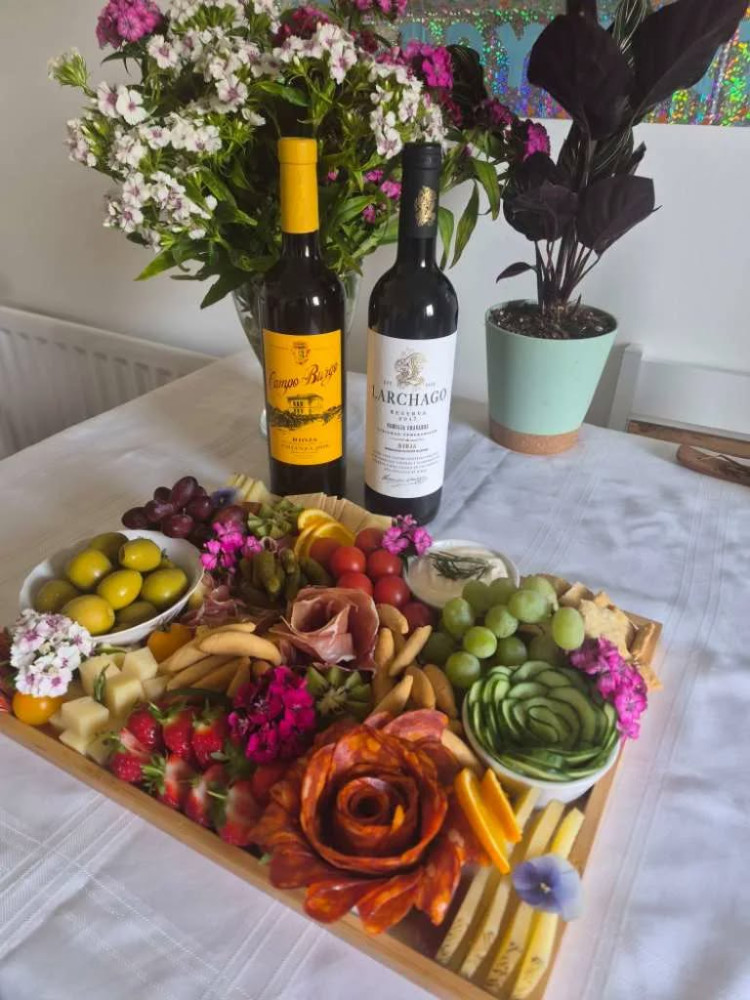 English Wine and Ploughmans