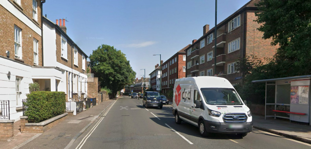 UK Power Networks is carrying out emergency works on Mortlake High Street (credit: Google Maps).