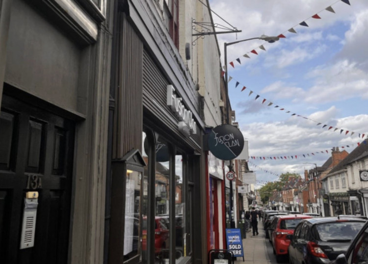 Six local Warwick eateries and businesses awarded five-star food hygiene ratings this June (images via Nub News)