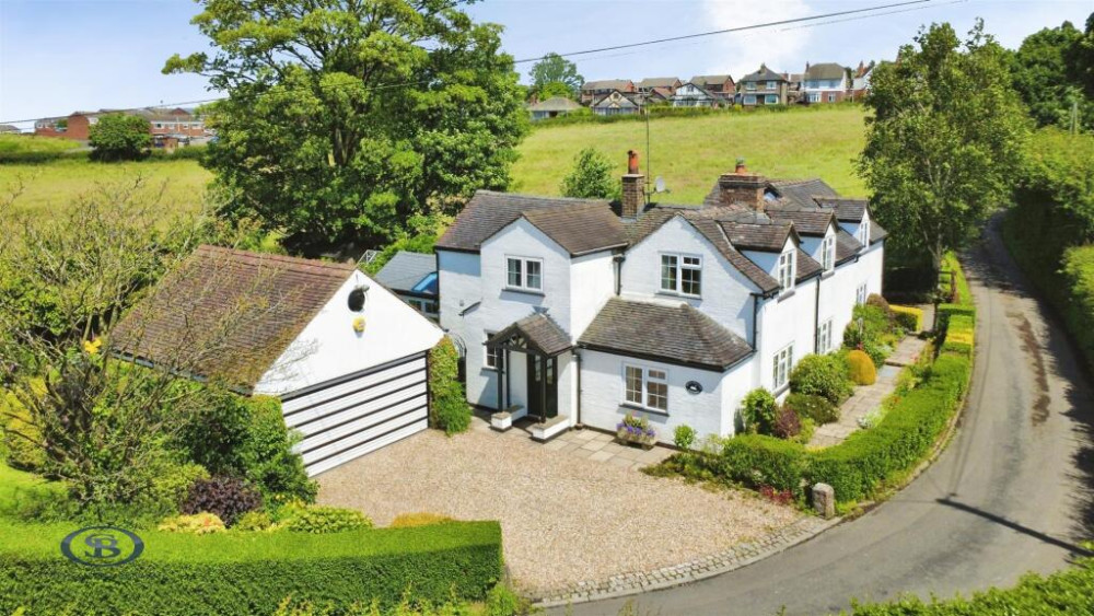 Check out this stunning extended detached cottage with four bedrooms. (Photo: Stephenson Browne)