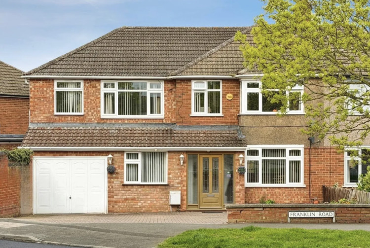 This week we have looked at a home in Leamington currently available for £475k.