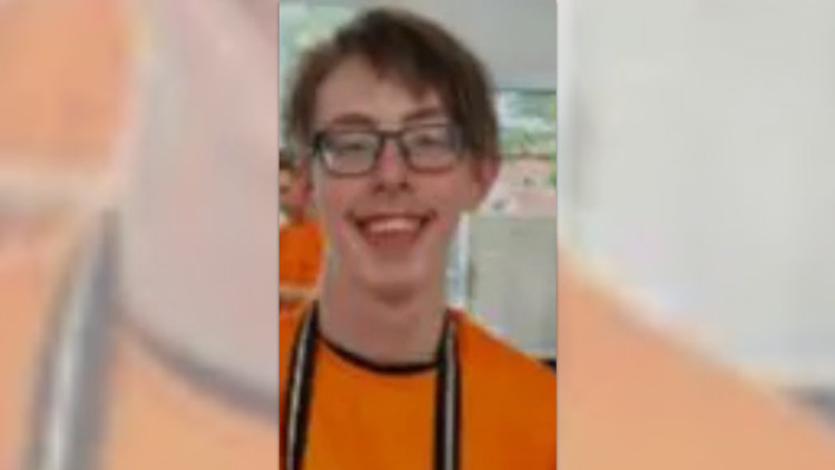 Police are appealing for information to help find Shay, a missing 16-year-old from Blackpool with links to Stockport (Image - Blackpool Police)
