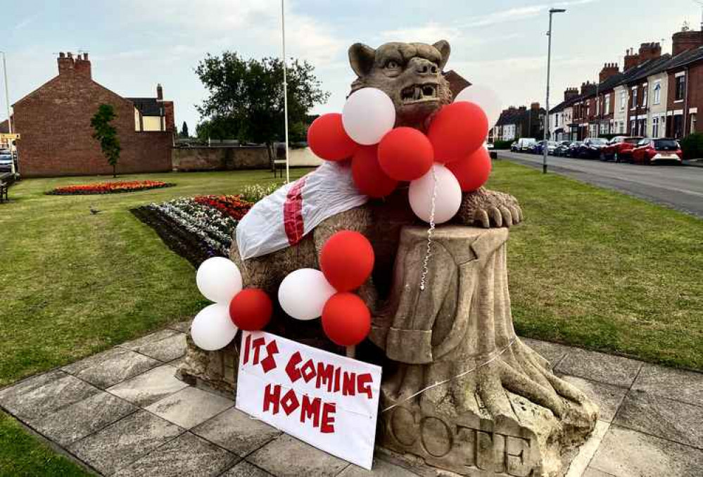 The Bear has been decked out in red and white. Photo: Coalville Nub News The Bear has been decked out in red and white. Photo: Coalville Nub News