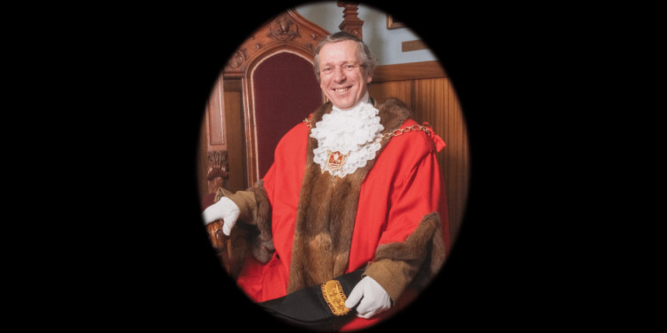 Glastonbury pays tribute to Alderman John Coles, former mayor, councillor and on-call firefighter, after around 40 years of public service.