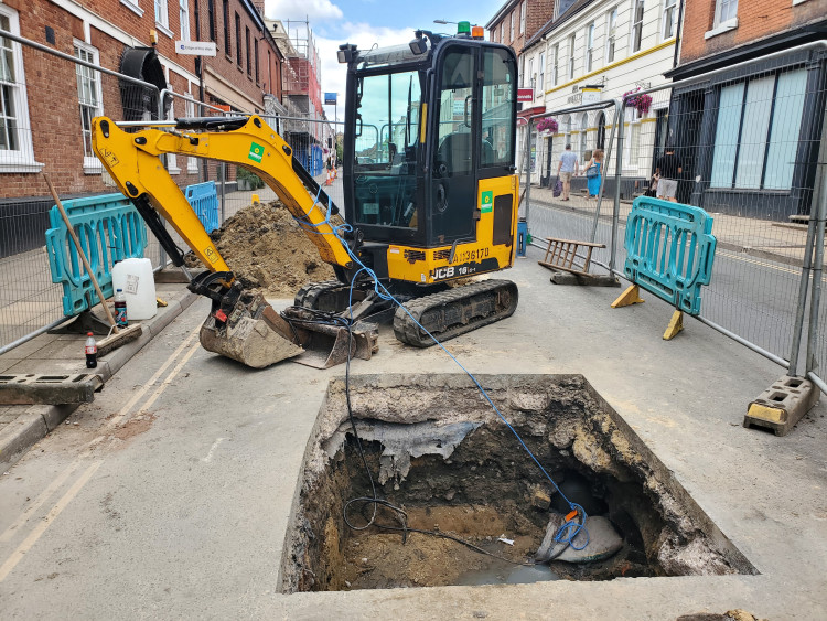 Warwick's High Street will stay open during Severn Trent Water works to fix smell (image by Geoff Ousbey)