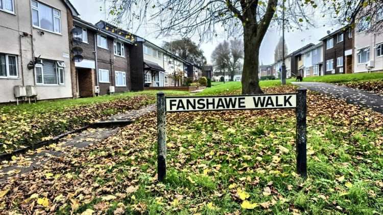 On Friday 3 July, Cheshire Police conducted a warrant at an address on Fanshawe Walk (Photo: Nub News).