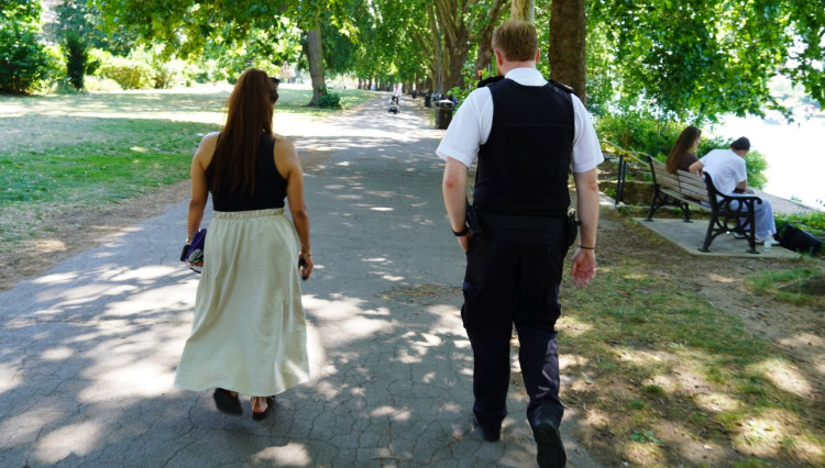 Kingston Council’s community safety team and local police officers carried out a walkabout in Canbury Gardens this morning (Credit: Kingston Council)