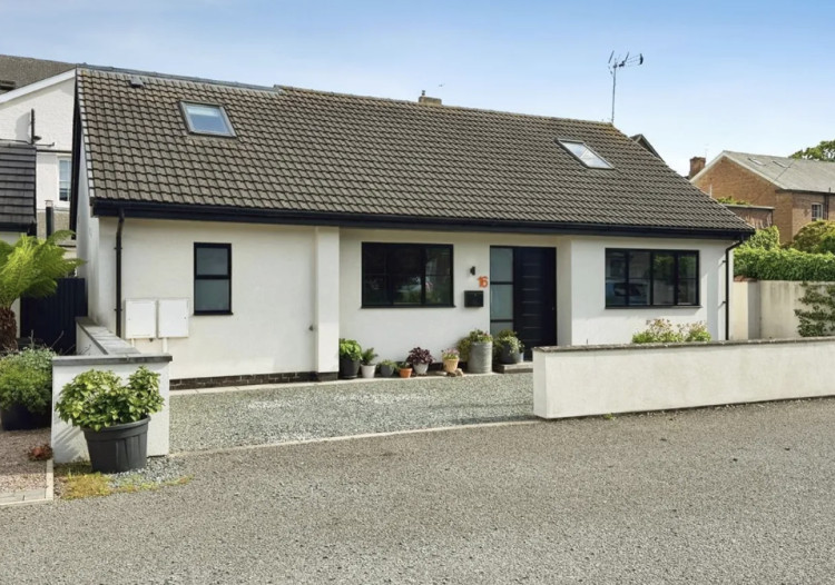 This week we have looked at ' a detached dormer bungalow  on Conway Road in Leamington' currently available for £580,000.