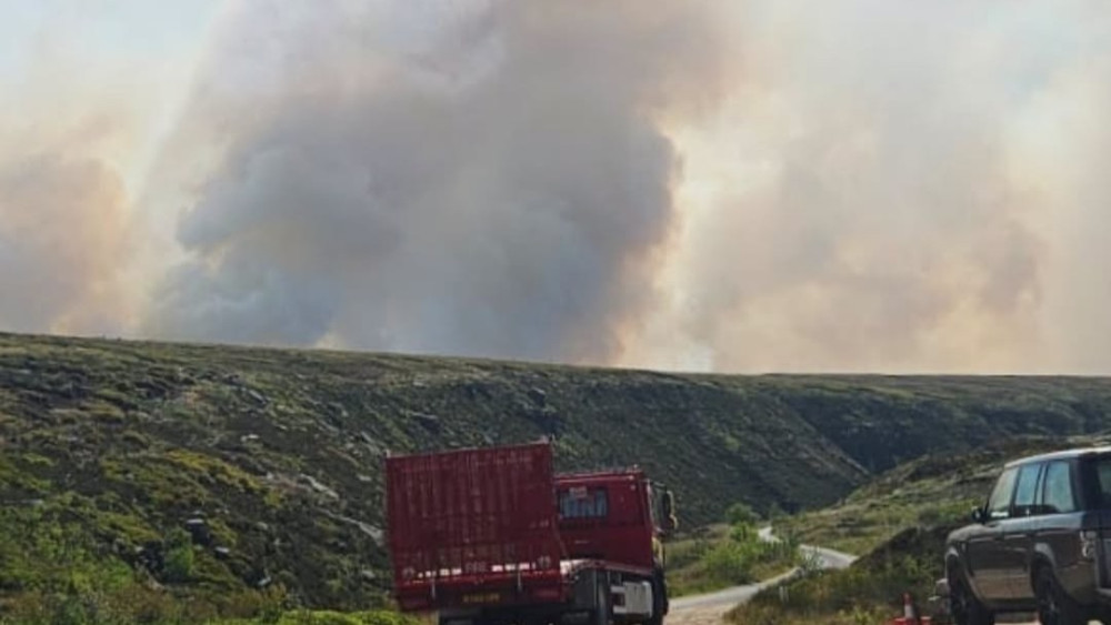 Fires are continuing to burn on the moors at Dovestones in Saddleworth and Tintwistle in Derbyshire (Image - GMFRS)
