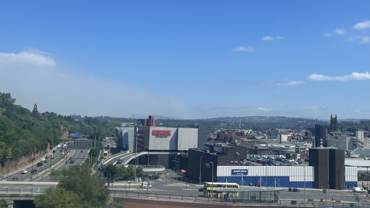 Smoke seen spreading over Stockport today (Tuesday 14 July) (Image - Nub News)