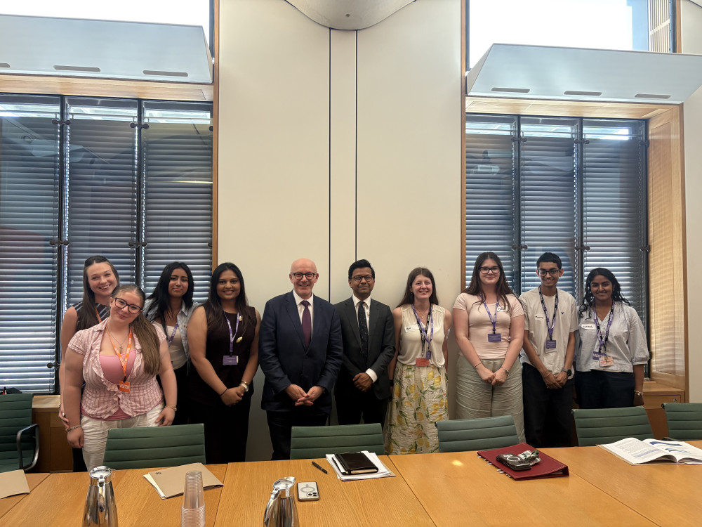 Minister Narayan with Matt Western MP and students (image supplied)