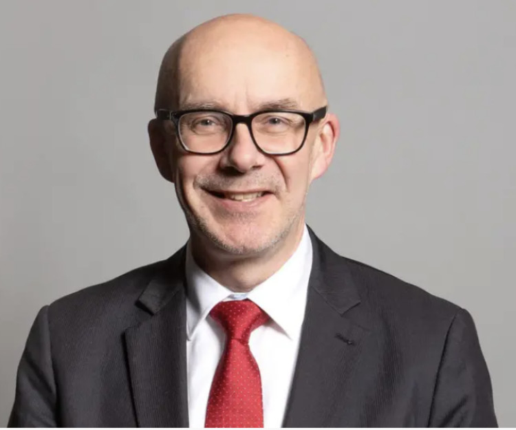 Warwick's MP endorses Youth Jobs Grant, aiding employers with a £3,000 incentive to hire young jobseekers, addressing the youth unemployment crisis (image via MP Matt Western Office)