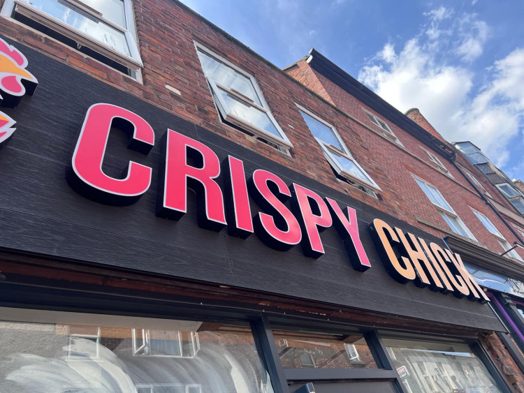 Signs for Crispy Chick have gone up on Mill Street in Macclesfield (Credit: Nub News)