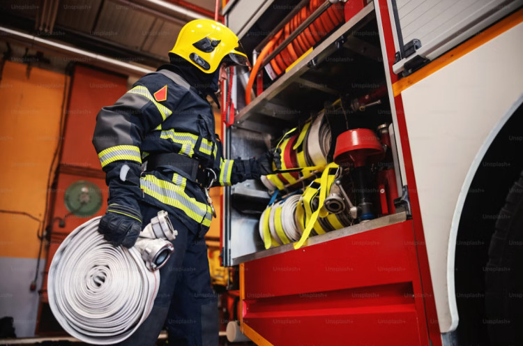 Four fire engines and around 25 firefighters were called to a fire involving a garage at a house on Holmesdale Road in Teddington this morning (Credit: Unsplash)