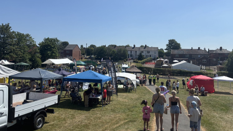 The Brown Edge Carnival and Well Dressing returned on Saturday 11 July (images via Nub News)