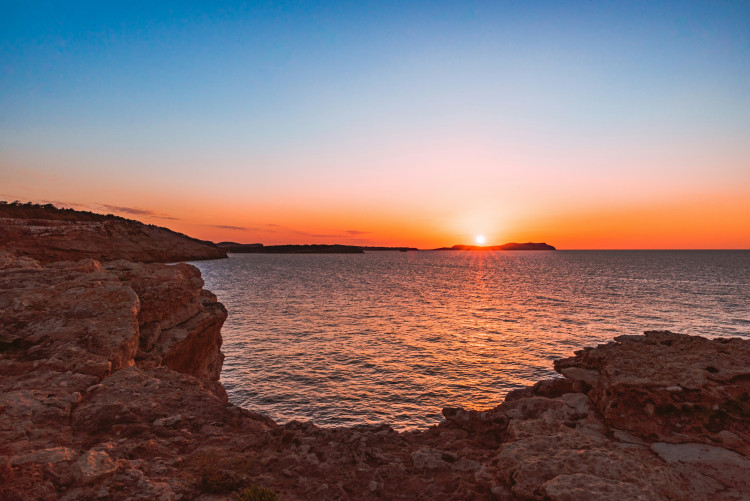 Street is set for an Ibiza-style chill out night as The Loft hosts Stakd Burgers and local DJ Karlos. (Unsplash) 