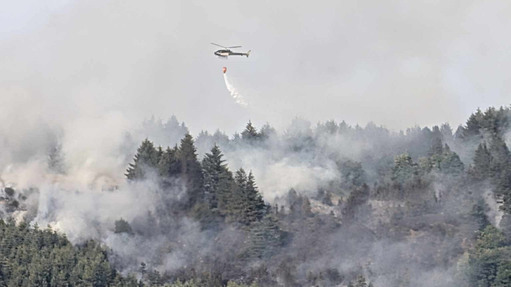 Cheshire Fire and Rescue Service have shared an update as crews continue to tackle a blaze at Macclesfield Forest (Credit: Chris Heapy)