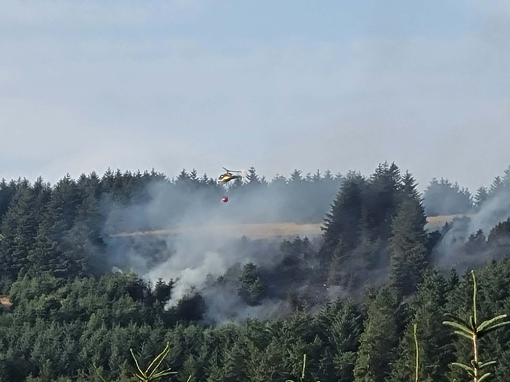 Cheshire Fire and Rescue Service shared a further update on the wildfire at 10.20pm on Tuesday, July 21 (Credit: Dom Farley)