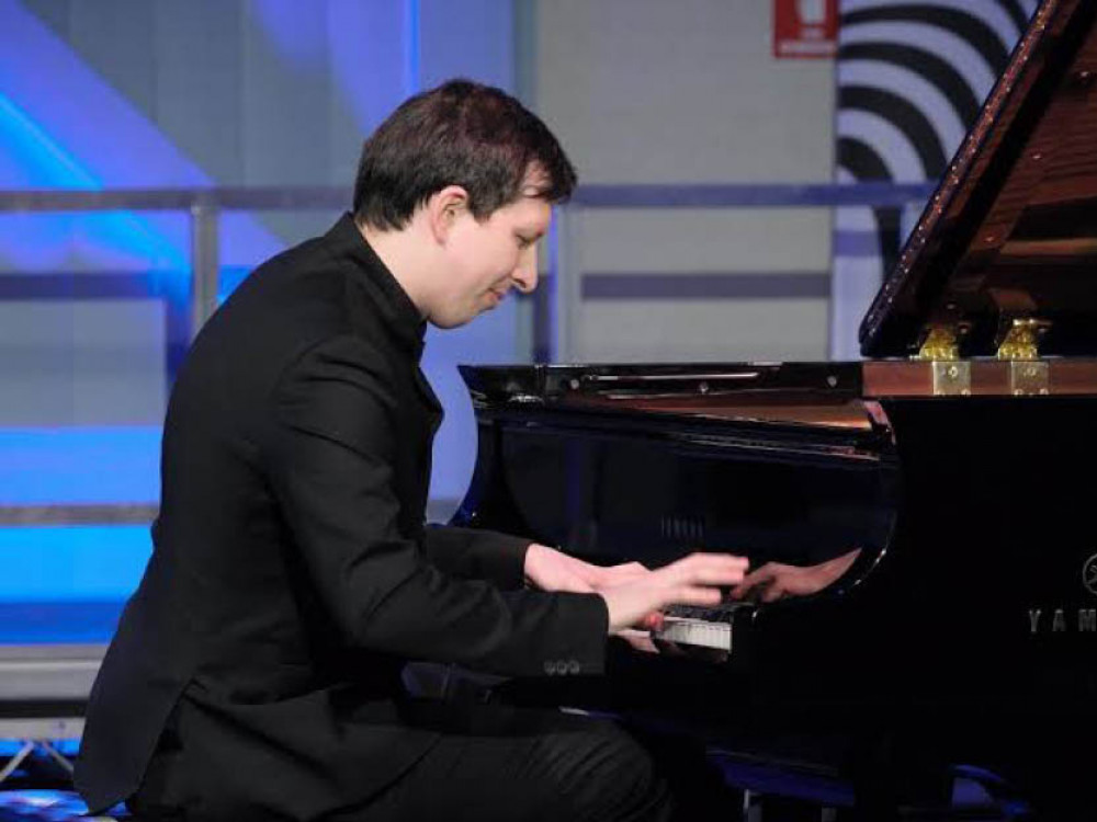 Lucas Krupinski piano 