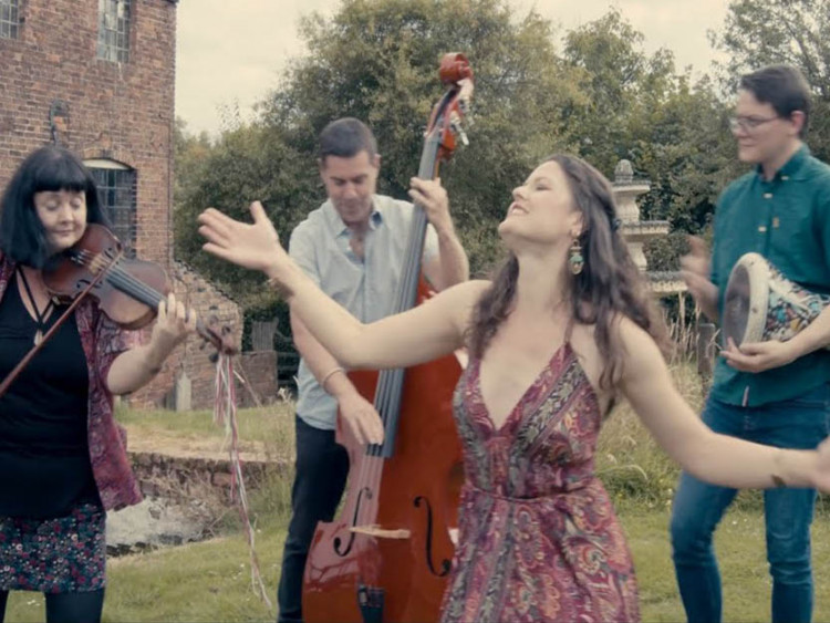 Karolina Węgrzyn and band