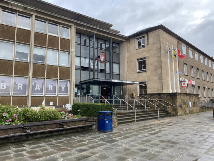 Cllr Nicki Scott fired a question at Cllr George Finch over staff morale at Shire Hall (image by Nub News)