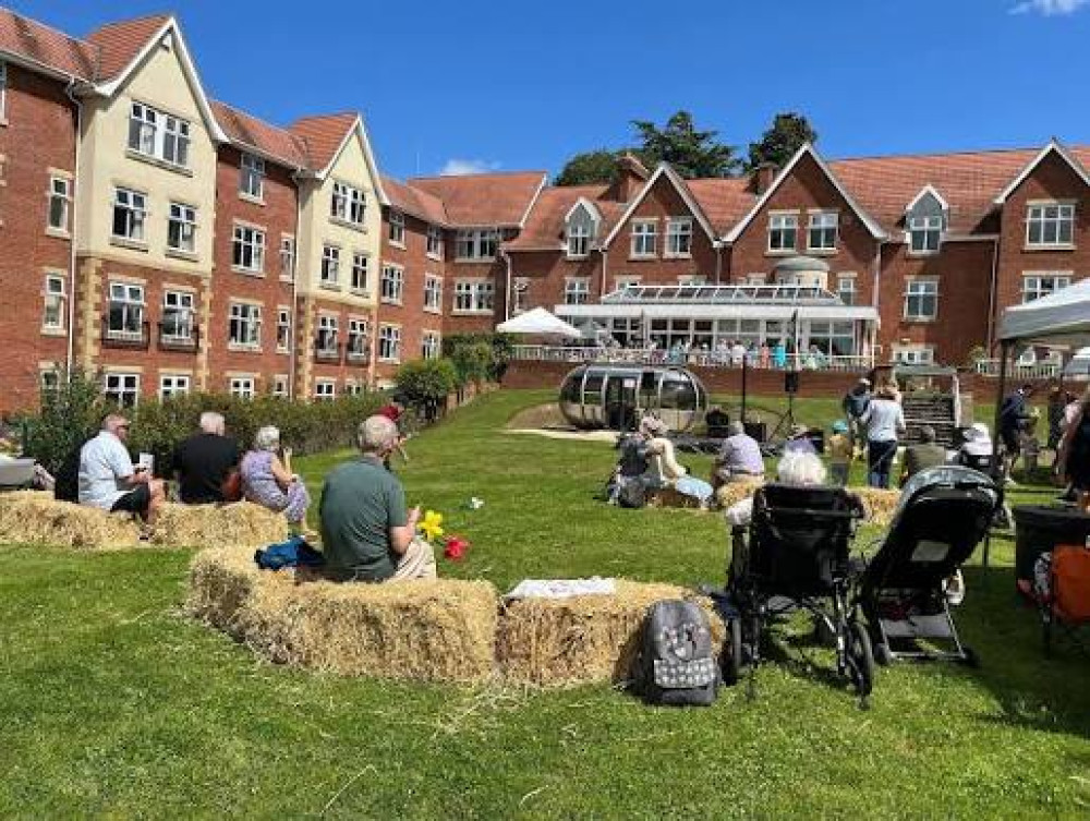 Foxholes Care Home in Hitchin