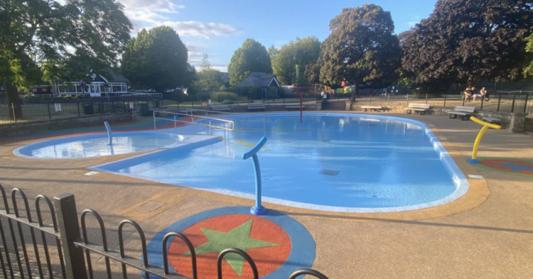Warwick's St Nicholas Park paddling pool reopens after a faecal matter found in pool just one day after official reopening (image via Nub News) 