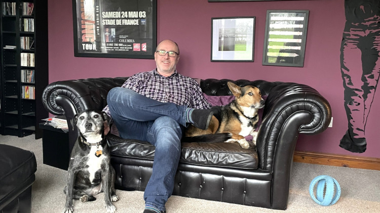 Owner of United Carpets, Eddie Davies, has spoken to Nub News about running the busy shop for 16 years (Photo: Nub News).