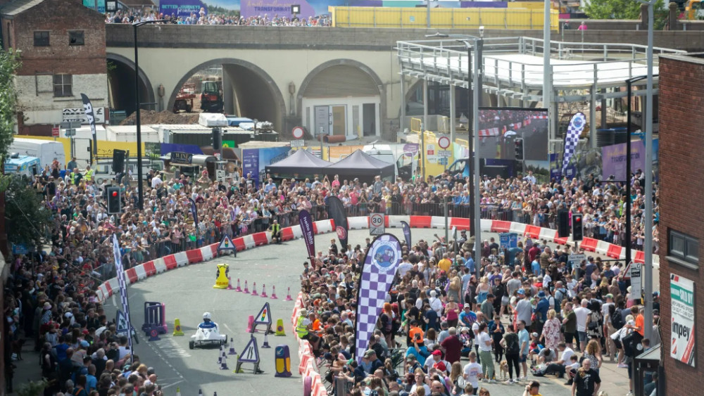 Here's what you need to know for the upcoming Krazy Races soapbox event in Stockport town centre on Sunday 9 August, including times, road closures and more (Image - Krazy Races)