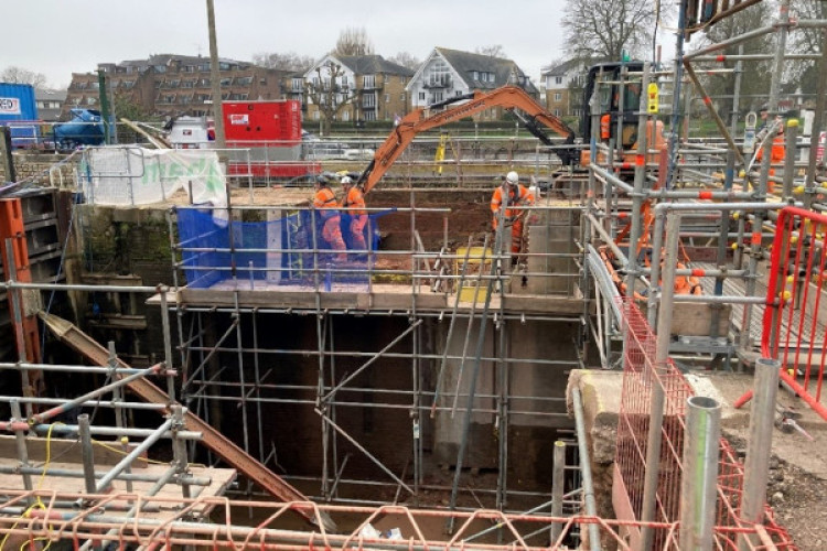 Engineers tackling unique challenges as part of the Teddington Launch Lock refurbishment with temporary support (Credit: Richmond Council)