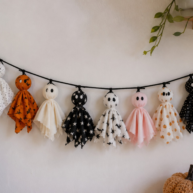 Ghosty Garland - Halloween Crafts